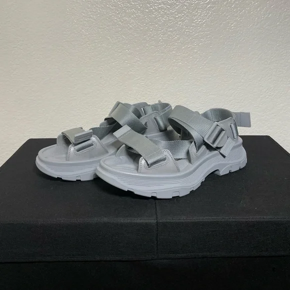 Grey Alexander McQueen Tread Sandals Alexander McQueen Men main image 3